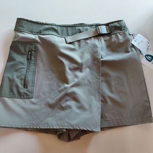 Shorts/skirt Sierra brand, kahki, size medium women's